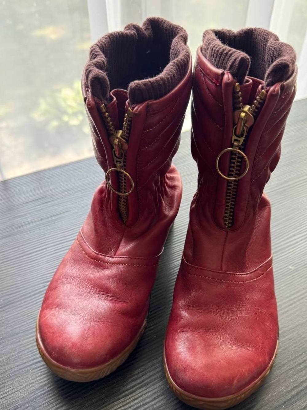 SOREL vintage red snow boot, zipper, quilted, size 7